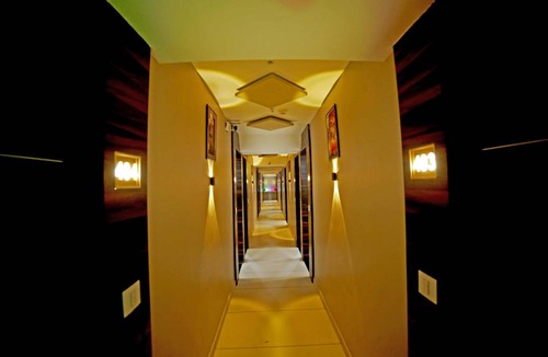 Bopal Hotel | 22 m² Hotel ∙ 2 guests