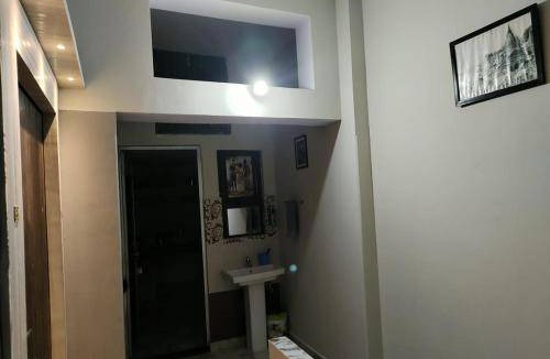 Mahmoorganj Hotel | 22 m² Hotel ∙ 5 guests