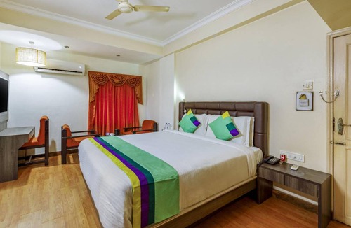 Navrangpura Hotel | 220 m² Hotel ∙ 5 guests
