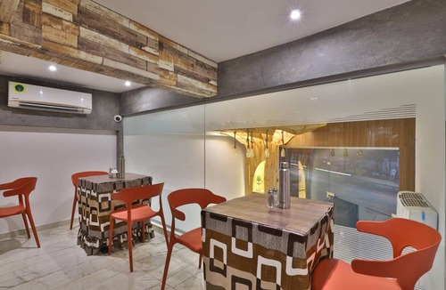 Surat Hotel | 23 m² Hotel ∙ 2 guests