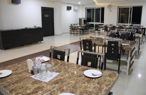 Maheshwar Hotel | 240 m² Hotel ∙ 3 guests