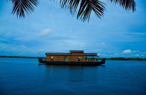 Kumarakom Hotel | 250 m² Hotel ∙ 4 guests
