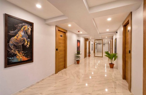 Ahmedabad City Centre Hotel | 250 m² Hotel ∙ 4 guests