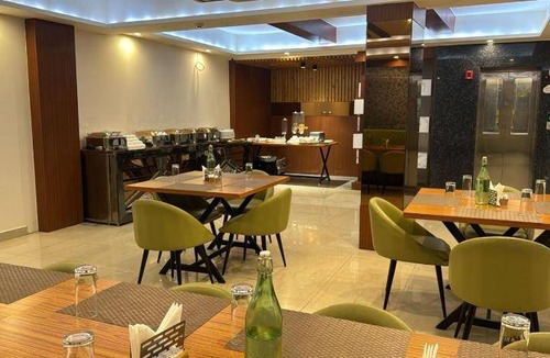 Varanasi Hotel | 26 m² Hotel ∙ 3 guests