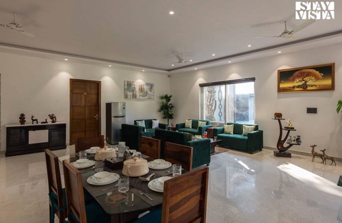 Faridabad Villa | 269 m² Villa ∙ 6 bedrooms ∙ 20 guests