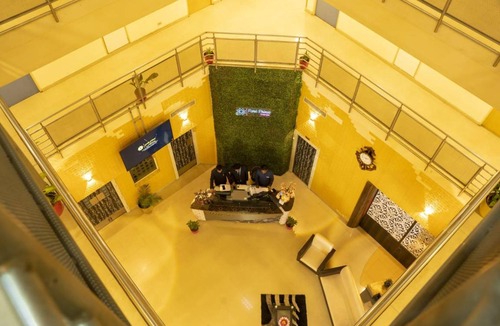 Durgapur Hotel | 28 m² Hotel ∙ 3 guests