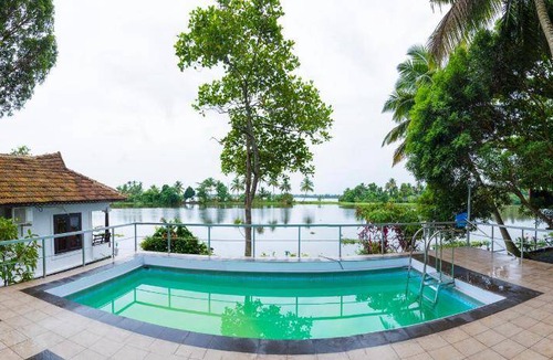 Nedumudy Resort | 28 m² Resort ∙ 4 guests