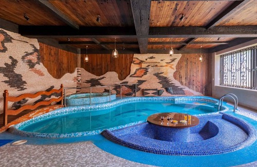 Sindhi Camp Villa | 282 m² Villa ∙ 8 bedrooms ∙ 24 guests