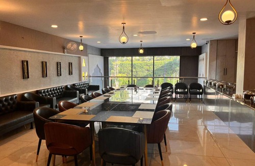 Indore Hotel | 290 m² Hotel ∙ 3 guests