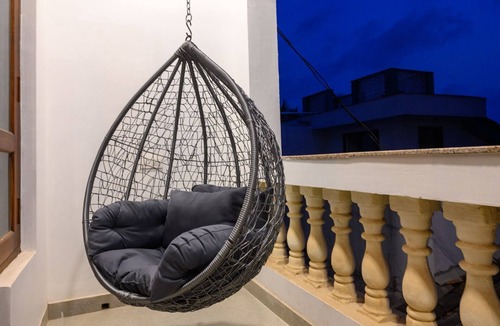 Varca Apartment | 2bhk Cozy Bohemian apartment this offers relaxed and artistic vibe
