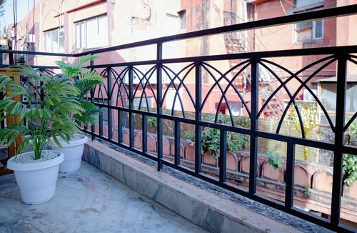 Hauz Khas Village Apartment | 2BHK Jewel by Hauz Khas Fort