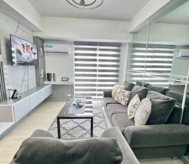 San Fernando Apartment | 2BR Mountain View Cabin - The Bali Corner at Azure North