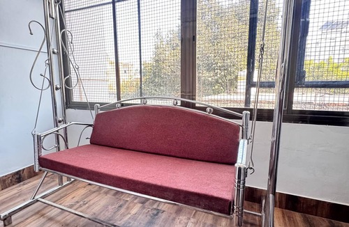 Varanasi Apartment | 3-bedroom apartment in peaceful Varanasi with WiFi, AC. Enjoy your stay