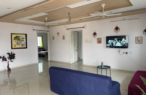 Banjara Hills Apartment | 3-bedroom apartment with WiFi, AC in Banjarahills near Care Hospital city centre