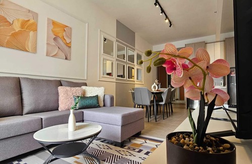 Shah Alam Apartment | 3 Bedroom Suite in Marvelous Shah Alam with WiFi, Gym, Pool & 2 Carpark, Sleeps6