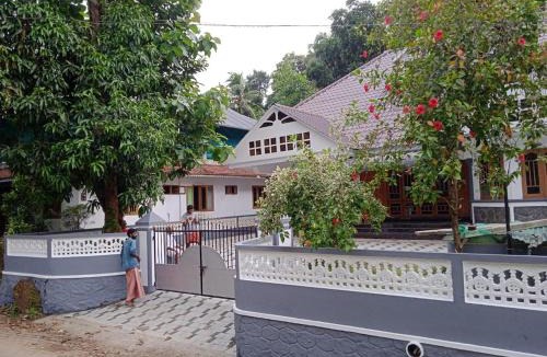 Thodupuzha House | 3 BHK with 2 Bath for family short stays