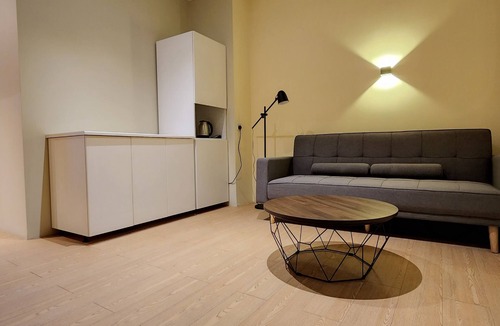 Taman Bukit Pantai Apartment | 3 minutes to Kerinchi Station! Contemporary Studio near Mid Valley