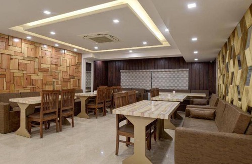 Noida Hotel | 30 m² Hotel ∙ 4 guests