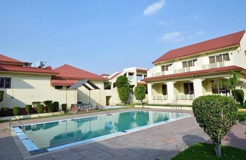 Behror Resort | 30 m² Resort ∙ 2 bedrooms ∙ 127 guests