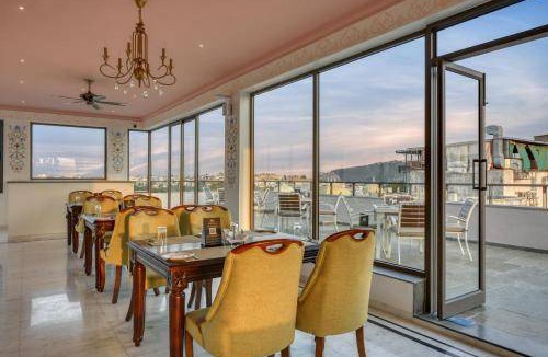 Shavri Colony Hotel | 300 m² Hotel ∙ 2 bedrooms ∙ 3 guests