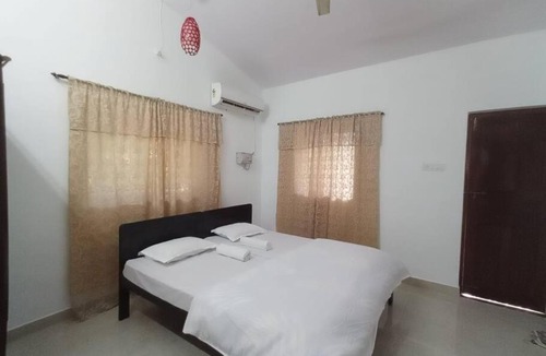 Candolim Apartment | 300 mts to beach 2 bhk with patios in candolim