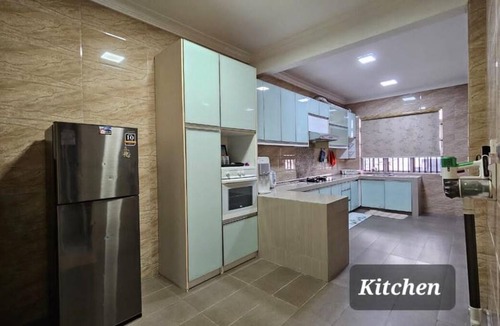 Bandar Tun Razak House | 3000 m² House ∙ 4 bedrooms ∙ 12 guests
