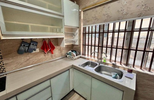 Bandar Tun Razak House | 3000 m² House ∙ 4 bedrooms ∙ 12 guests