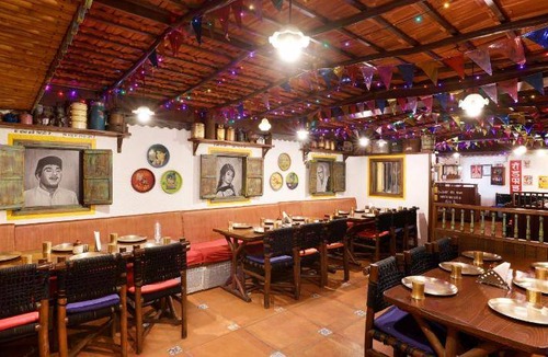 Ahmedabad Hotel | 33 m² Hotel ∙ 127 guests