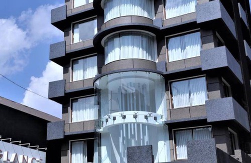 Surat Hotel | 33 m² Hotel ∙ 2 guests