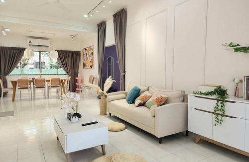 Petaling Jaya House | 3500 m² House ∙ 4 bedrooms ∙ 18 guests