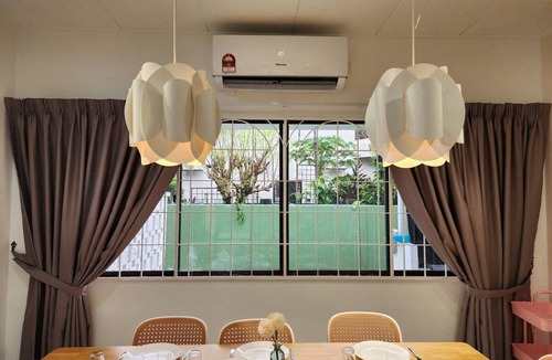 Petaling Jaya House | 3500 m² House ∙ 4 bedrooms ∙ 18 guests