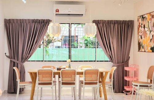 Petaling Jaya House | 3500 m² House ∙ 4 bedrooms ∙ 18 guests