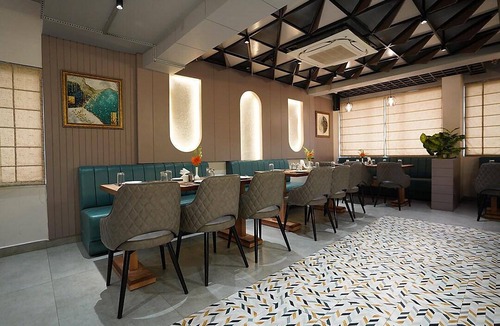 Dhanbad Hotel | 36 m² Hotel ∙ 4 guests