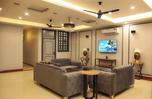 Faridabad Apartment | 3BHK for fun party or peaceful stay cation dedicated for you!