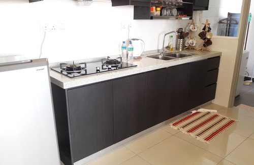 Presint 15 Condo | 3BR2B Homestay with pool view, 2 Free parking,Free Gym Access