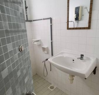 Bukit Jalil House | 3Room 10pax SR Landed Comfy 5 Star Sofa&Bed 4 Parking