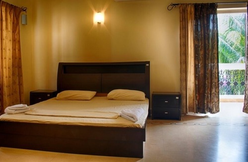 Cavelossim Villa | 4 B / R Sea Resort Beach Villa Cavelossim
