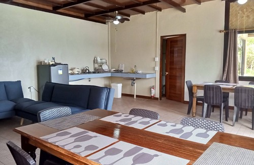 Coron House | 4 Bedroom Beach House with Pool