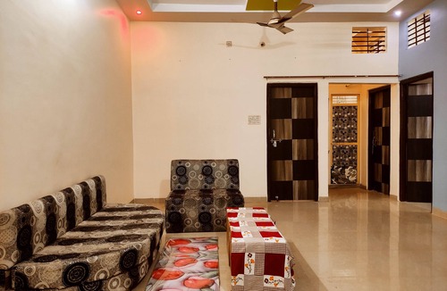 Ujjain House | 4-bedroom house in charming Ujjain with AC, WiFi, CCTV facility etc.