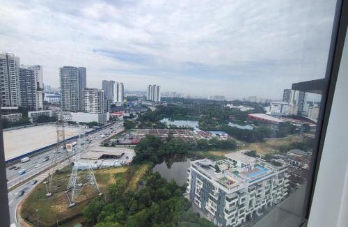 Petaling Jaya Apartment | 4 Rooms 7 Beds 4 Baths at KLSunwayPJ
