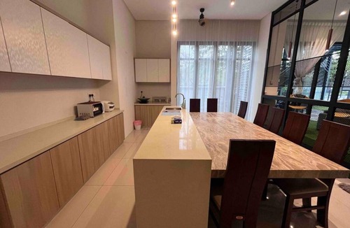 Seksyen 13 Villa | 400 m² Villa ∙ 5 bedrooms ∙ 16 guests