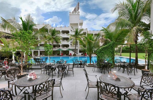 Ahmedabad Resort | 45 m² Resort ∙ 3 guests