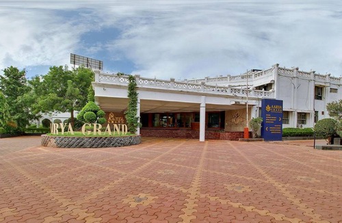 Ahmedabad Resort | 45 m² Resort ∙ 3 guests
