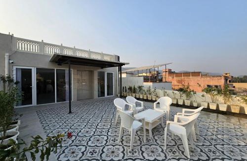 Amer Fort Road Apartment | 4BHK Penthouse Near Amer Fort-5 mins to Jal Mahal