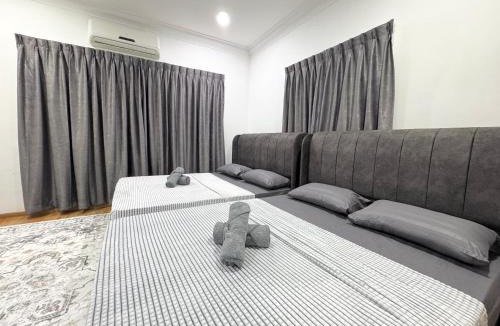 Kajang House | 4BR3B Kajang DoubleStorey-14 pax