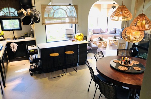 Nasugbu Villa | 5 min walk from the beach- Beautiful Villa with private pool