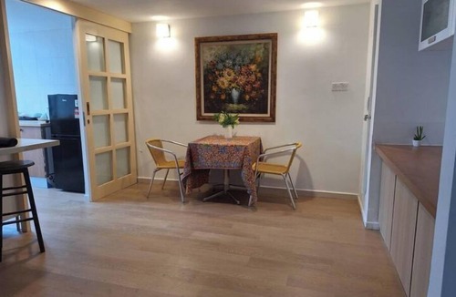 Bukit Bintang House | 5 min walk to Pavilion KL. 20 pax max. Spacious 4-bedroom condo in Kuala Lumpur
