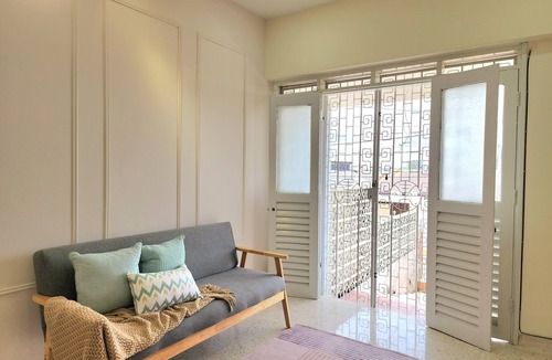 Petaling Jaya House | 5 Star Landed Home Petaling Jaya Seksyen 17, 4-bedroom house with AC and WiFi