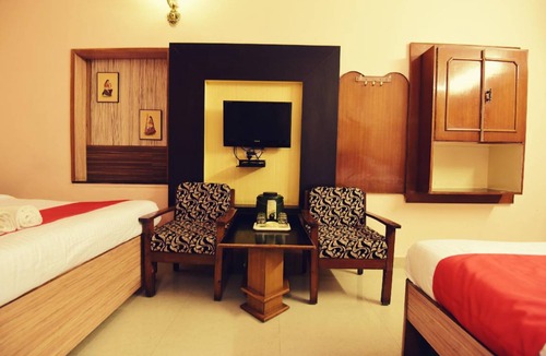 Mount Abu House | 500 m² House ∙ 8 bedrooms ∙ 16 guests