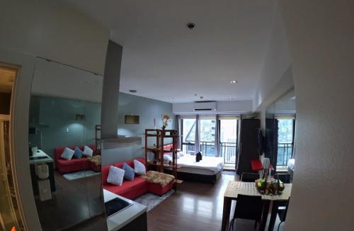 Downtown House | 56th Floor - Makati View - Knightsbridge Residences